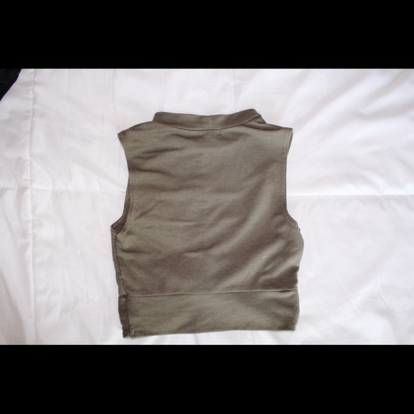 Army green crop top - Picture 2 of 2